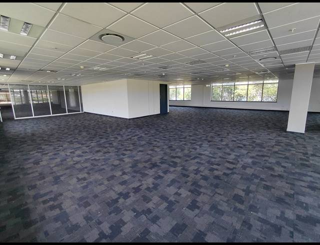 6,747M² OFFICE TO LET IN WATERFALL